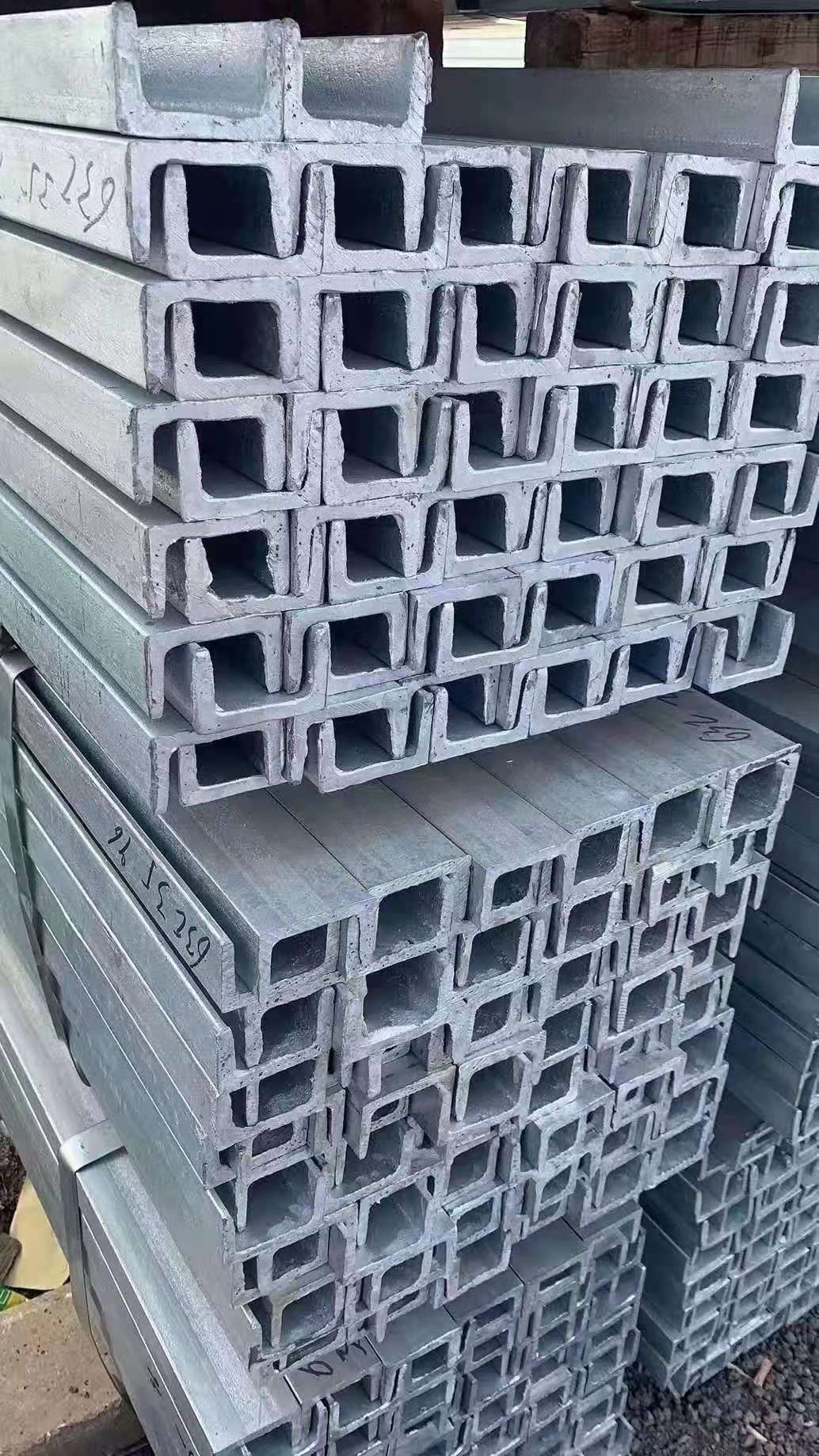 鍍鋅槽鋼